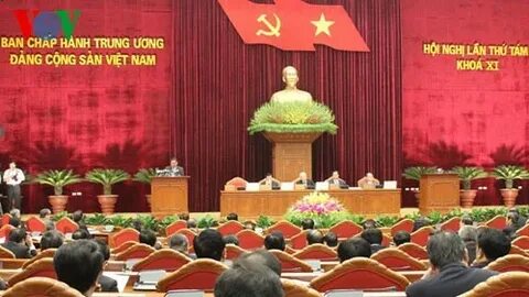 Thử thách Tiếng Việt: 'Giầy dép' hay 'giày dép'?